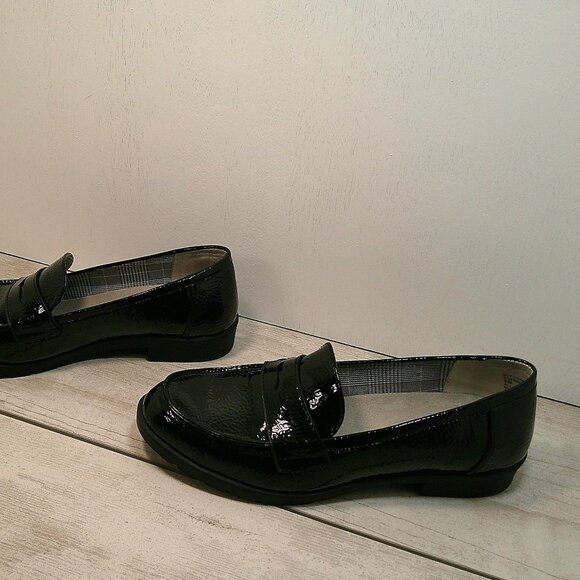 CLIFFS BY WHITE MOUNTAIN Women's Galah Penny Loafer Flats. Black Patent Size 9M - Picture 2 of 9
